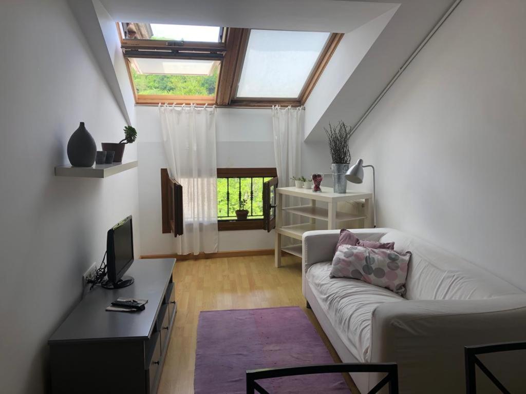 El Nial De L'Andolina Apartment Cangas de Onis Exterior photo